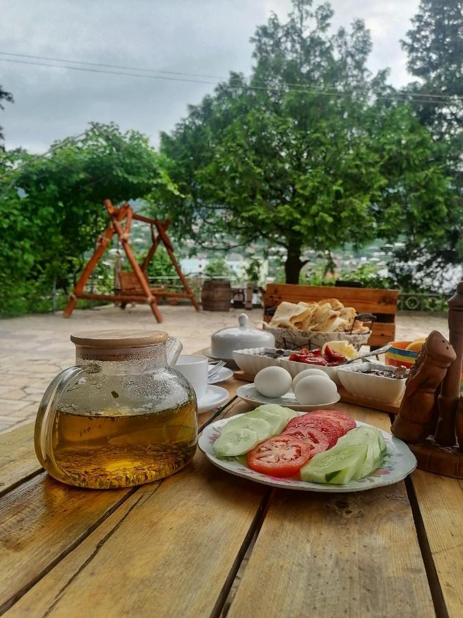 Elegaya Guest House Idzjevan Buitenkant foto
