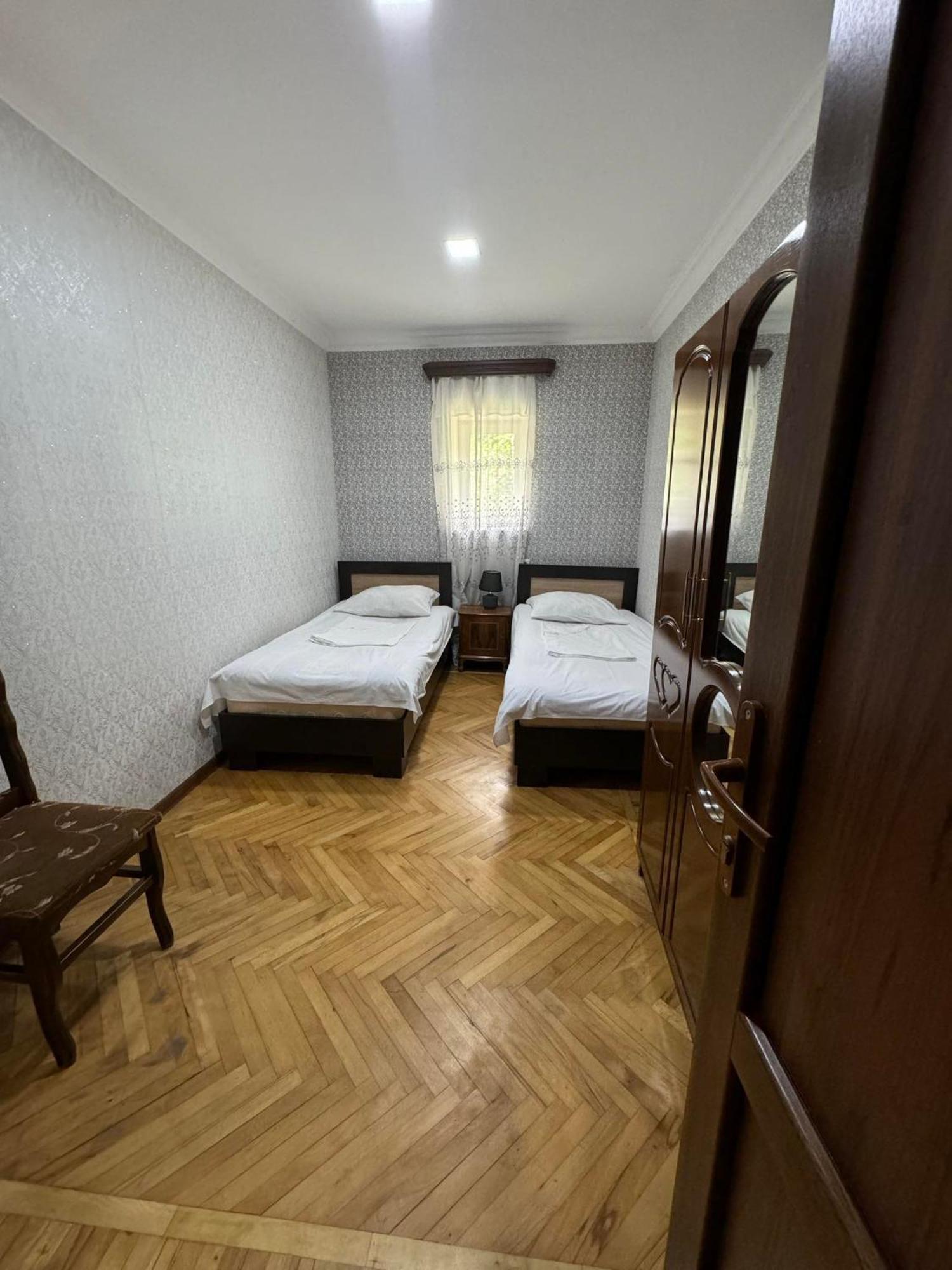 Elegaya Guest House Idzjevan Buitenkant foto