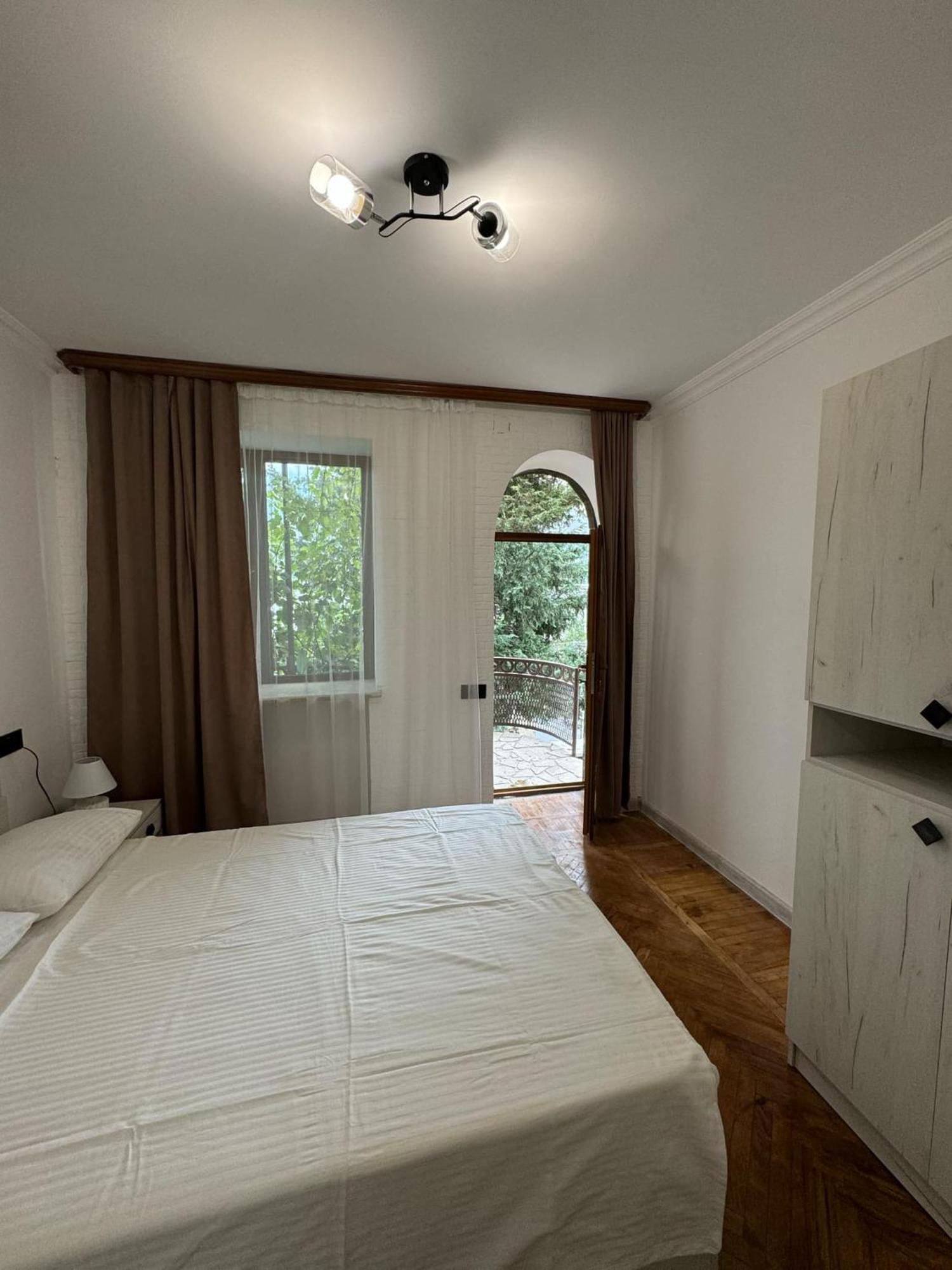 Elegaya Guest House Idzjevan Buitenkant foto