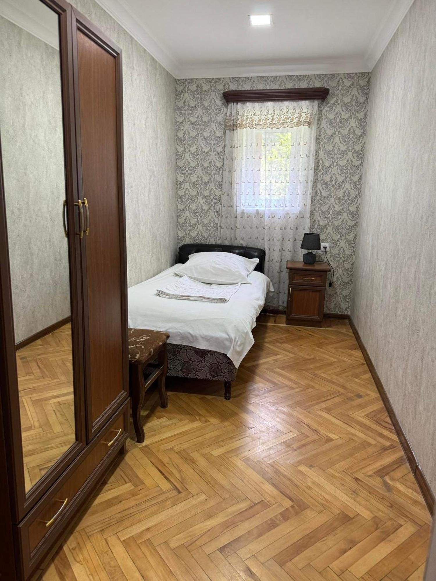 Elegaya Guest House Idzjevan Buitenkant foto